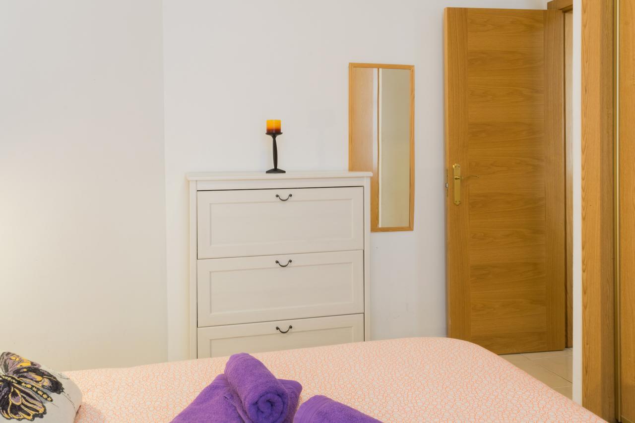 Malama Apartamentos Turisticos マラガ エクステリア 写真