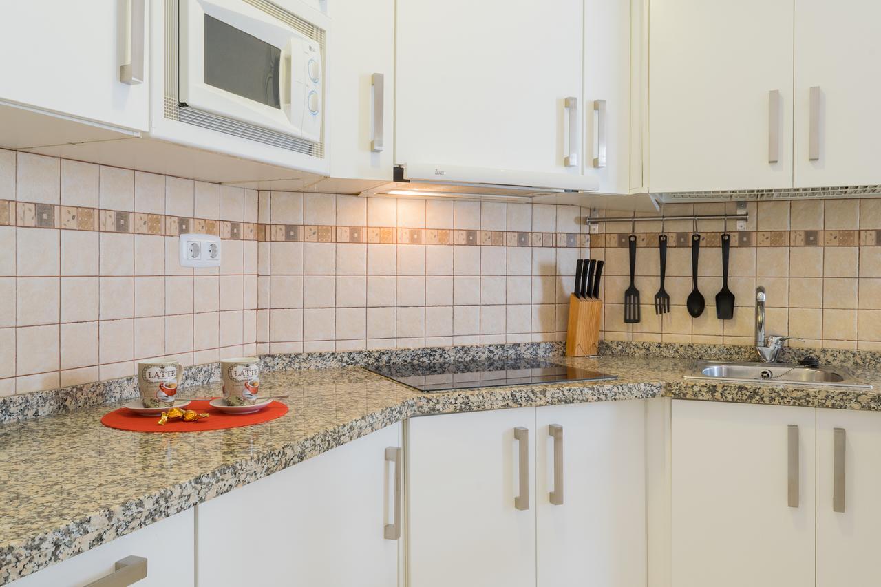 Malama Apartamentos Turisticos マラガ エクステリア 写真